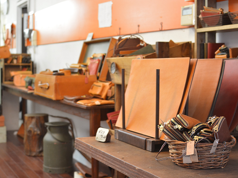 FACTORY SHOP店内2