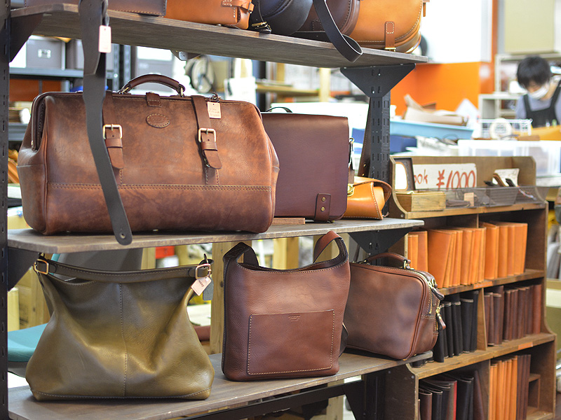 FACTORY SHOP店内1